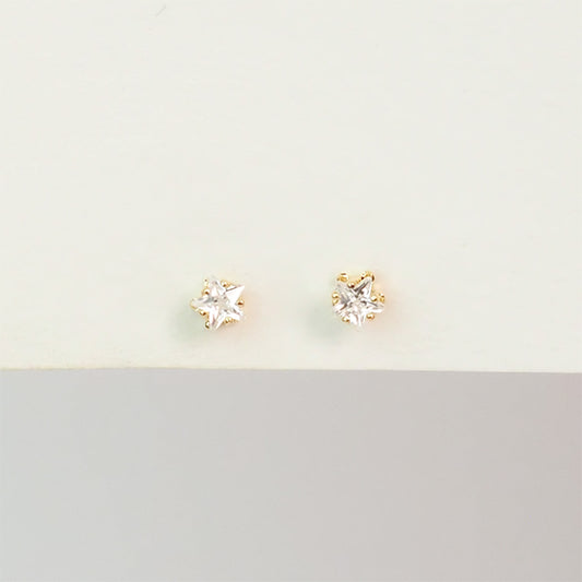 Brinco zirconia estrela dourada