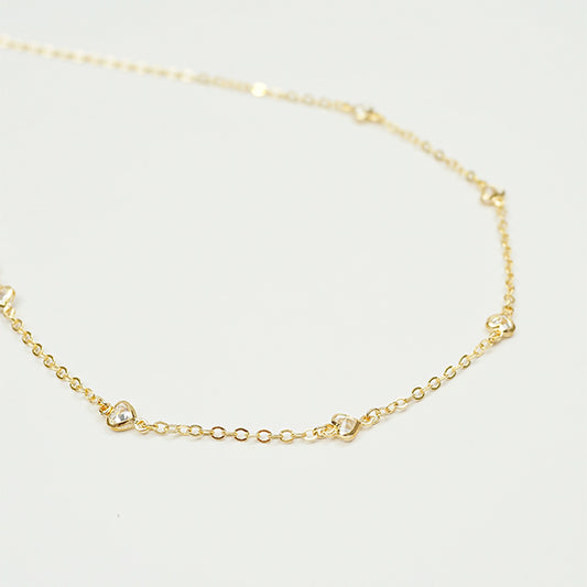 Choker zirconia coração dourado