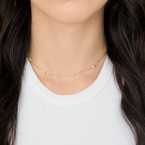 Choker zirconia coração dourado