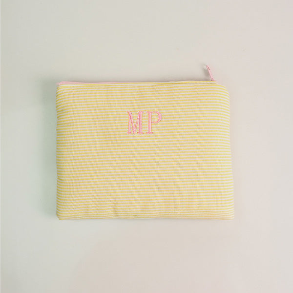 Necessaire Envelope Inicial Mini Listras amarela - margê atelier