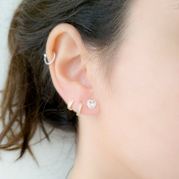 Argola zirconias dourada P - margê atelier